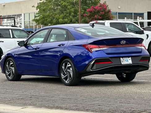 Used 2025 Hyundai Elantra Sport FWD image 7