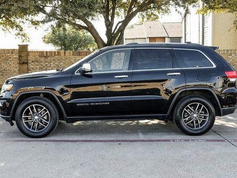 Used 2018 Jeep Grand Cherokee Limited image 21