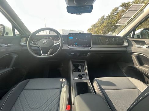 New 2026 Volkswagen Tiguan SE AWD/4WD image 10