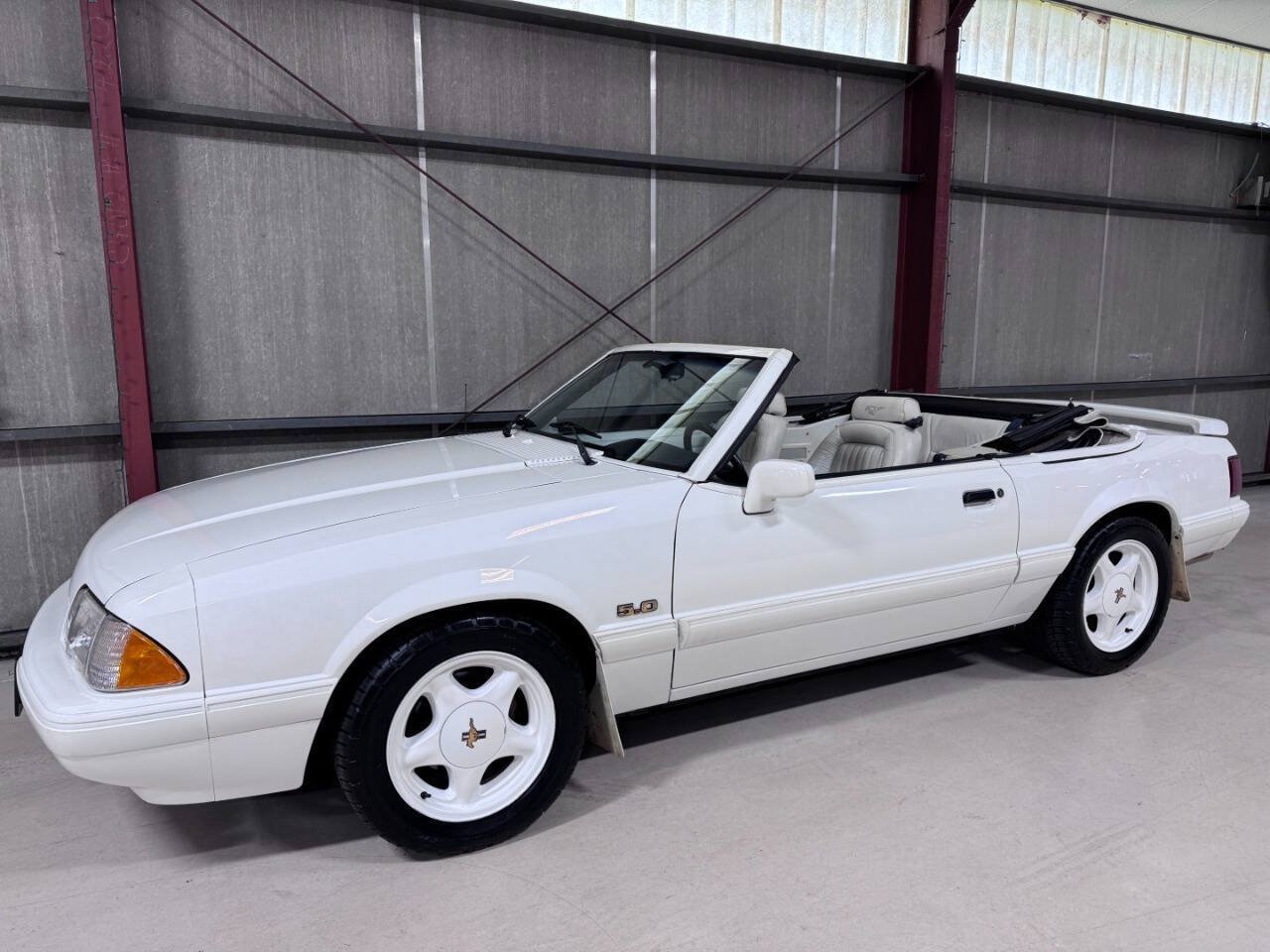 Used 1993 Ford Mustang LX RWD image 4