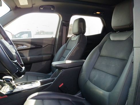 Used 2022 Chevrolet TrailBlazer RS w/ Sun and Liftgate Package image 11