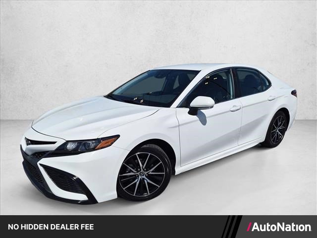Used 2024 Toyota Camry SE FWD image 1
