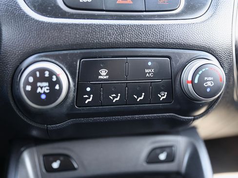 Used 2015 Hyundai Tucson SE AWD/4WD image 25