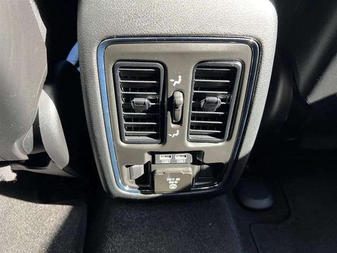 Used 2021 Jeep Grand Cherokee Limited AWD/4WD image 19