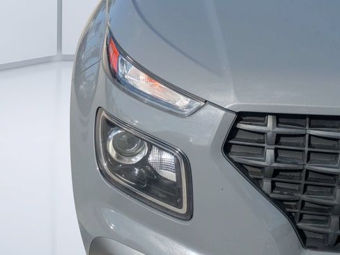 Used 2020 Hyundai Venue SE FWD image 9