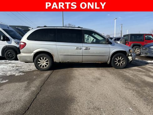 Used 2003 Chrysler Town & Country EX image 16