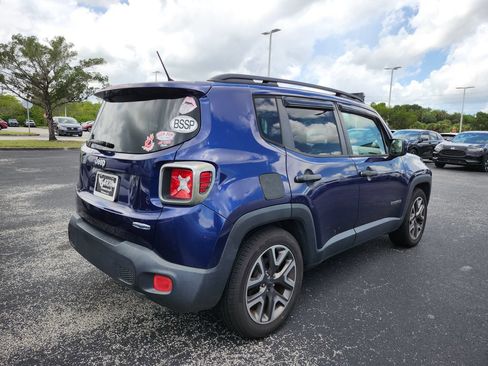 Used 2016 Jeep Renegade Latitude w/ Popular Equipment Group FWD image 4