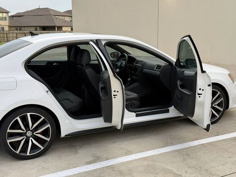 Used 2013 Volkswagen Jetta GLI Autobahn FWD image 17