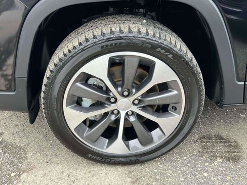 Used 2022 Jeep Cherokee Limited w/ Elite Package AWD/4WD image 10