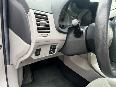 Used 2013 Toyota Corolla LE image 21