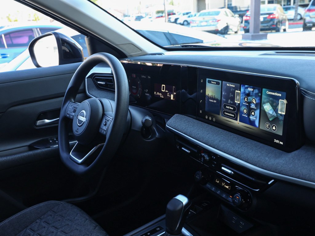 Used 2026 Nissan Kicks SV FWD image 21