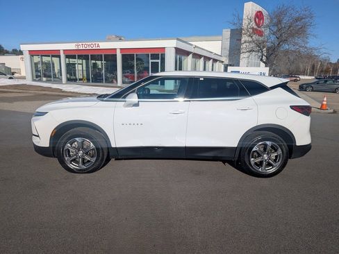 Used 2023 Chevrolet Blazer LT image 2