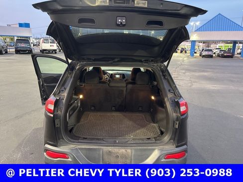 Used 2016 Jeep Cherokee Latitude image 20