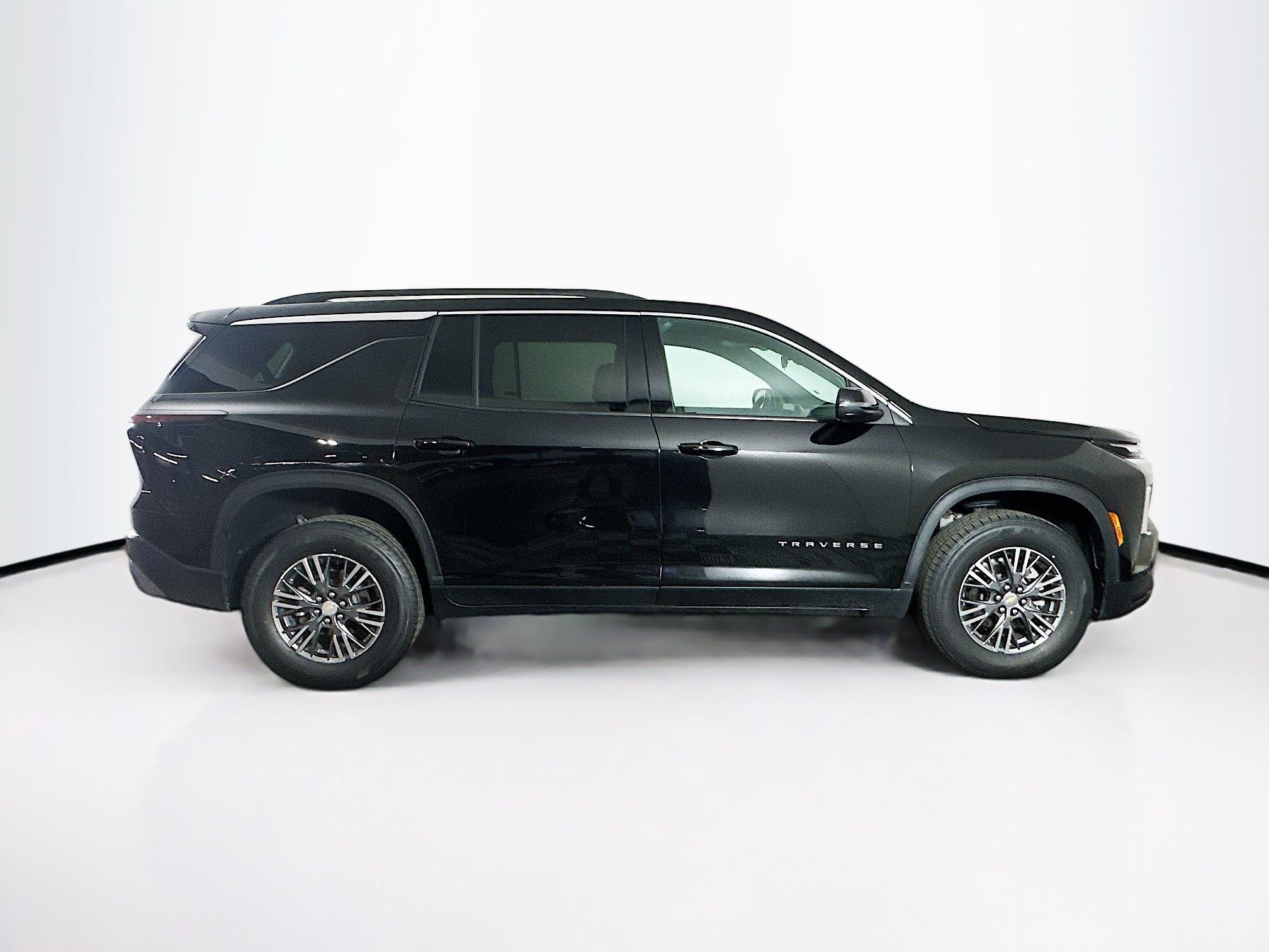 Used 2025 Chevrolet Traverse LT AWD/4WD image 10