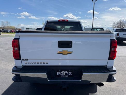 Used 2017 Chevrolet Silverado 2500 W/T w/ WT Convenience Package AWD/4WD image 4