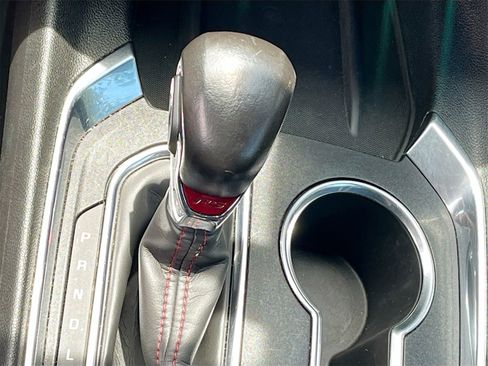 Used 2022 Chevrolet Traverse RS image 17