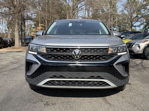 Used 2024 Volkswagen Taos SE image 8