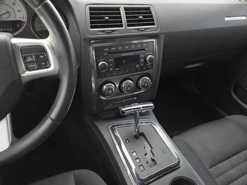 Used 2013 Dodge Challenger SXT image 30