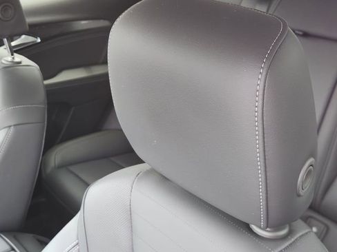 Used 2025 Buick Envision Preferred AWD/4WD image 13