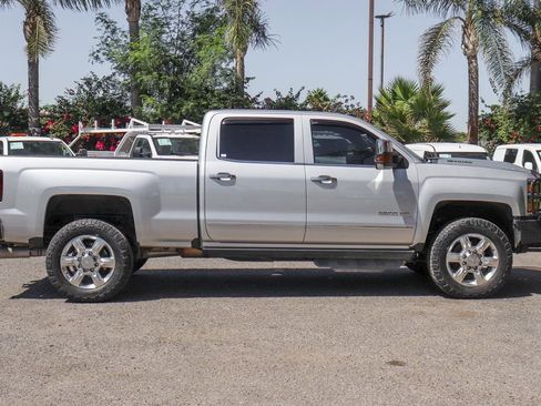 Used 2019 Chevrolet Silverado 2500 LTZ w/ Duramax Plus Package AWD/4WD image 10