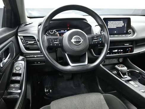 Used 2024 Nissan Rogue SV FWD image 12
