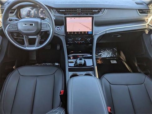 New 2025 Jeep Grand Cherokee Limited w/ Black Appearance Package image 28