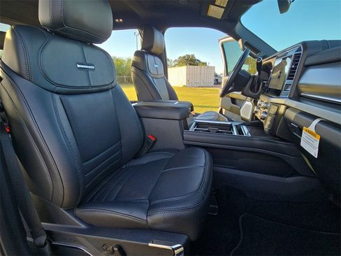 New 2026 Ford F250 Platinum image 32
