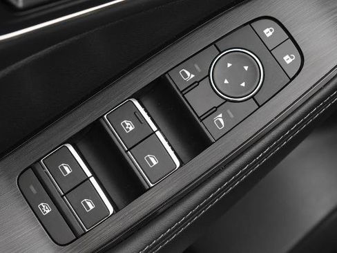 Certified 2026 Nissan Rogue Platinum w/ Platinum Premium Package AWD/4WD image 11