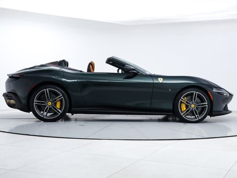 Certified 2025 Ferrari Roma Spider RWD image 10