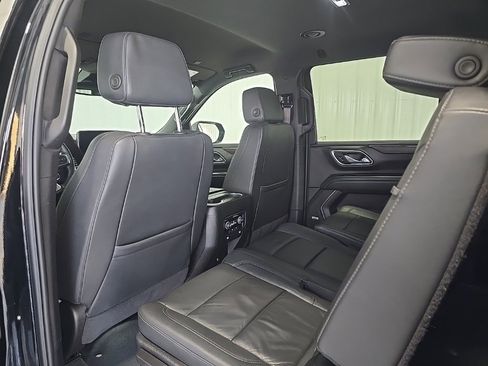 Used 2024 Chevrolet Suburban LT image 19
