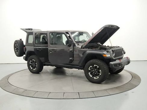 Used 2025 Jeep Wrangler Unlimited Rubicon AWD/4WD image 10
