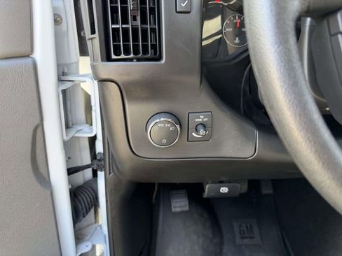 Used 2025 GMC Savana 3500 LT w/ LT Preferred Equipment Group RWD image 27