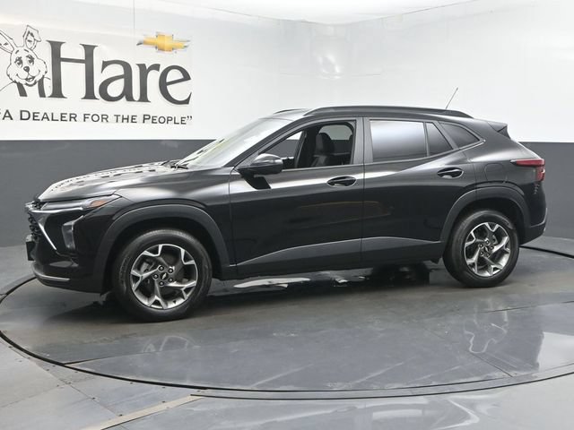 Used 2025 Chevrolet Trax LT FWD image 37