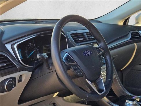 Used 2018 Ford Fusion Energi SE image 8