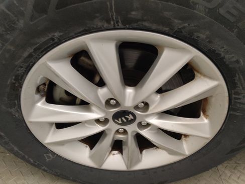 Used 2019 Kia Sorento FWD image 31