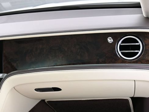 New 2026 Bentley Flying Spur Plug-In Hybrid AWD/4WD image 32