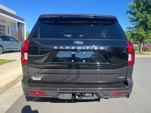 Used 2025 Ford Expedition Max Active AWD/4WD image 8