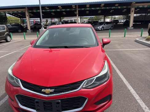 Used 2018 Chevrolet Cruze LT image 31