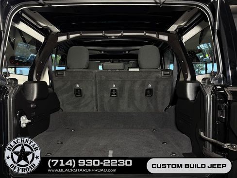 Used 2025 Jeep Wrangler Unlimited Rubicon 4xe w/ Safety Group AWD/4WD image 31