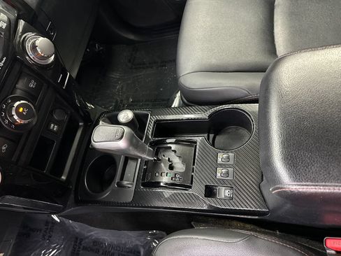 Used 2019 Toyota 4Runner TRD Off-Road Premium AWD/4WD image 30