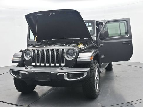 Used 2020 Jeep Wrangler Unlimited Sahara w/ Dual Top Group AWD/4WD image 48