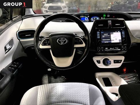 Certified 2016 Toyota Prius Three image 5