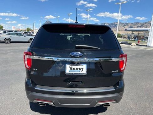 Used 2018 Ford Explorer XLT w/ Equipment Group 202A AWD/4WD image 8