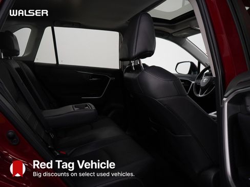 Used 2022 Toyota RAV4 Limited image 11