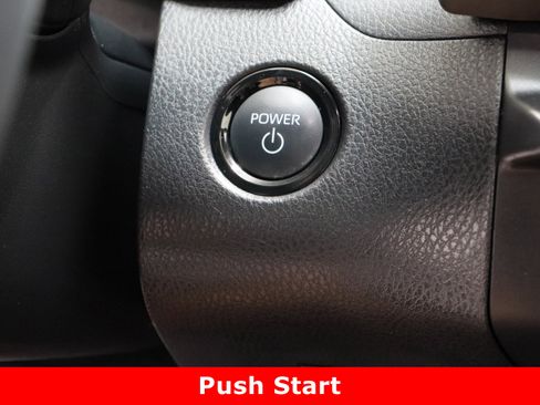 Used 2025 Toyota Camry SE image 18