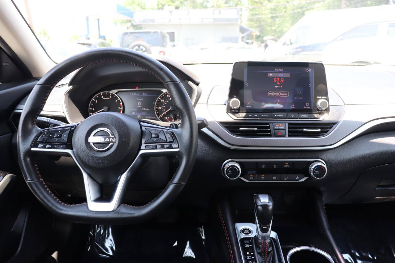 Used 2024 Nissan Altima 2.5 SR FWD image 17