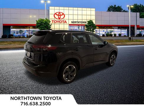 Used 2024 Nissan Rogue SV image 6