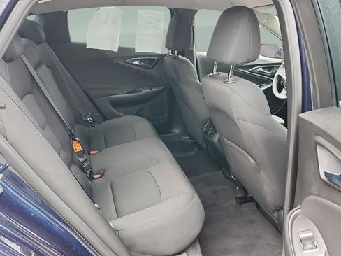 Used 2017 Chevrolet Malibu LT image 16