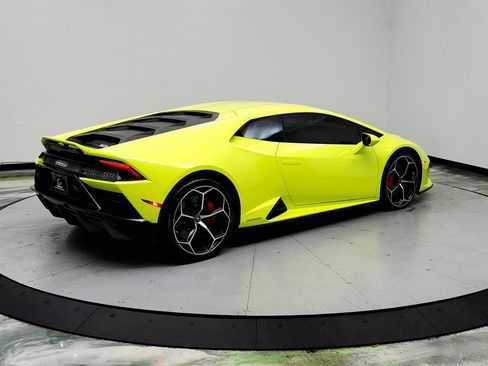 Used 2020 Lamborghini Huracan EVO image 5