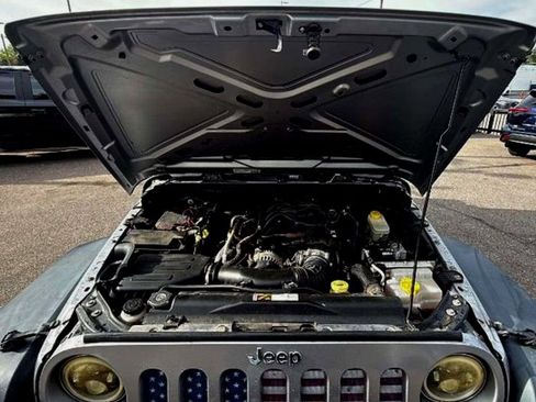 Used 2014 Jeep Wrangler Rubicon w/ Power Convenience Group image 18